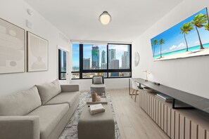 TV - New Miami Downtown 2 BD / 2 BA City Skyline Views (Miami)