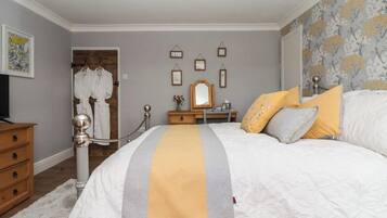 2 bedrooms, individually decorated, individually furnished, free WiFi