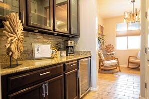 Interior - Spacious 4-bedroom house in charming Tucson with AC (Tucson)