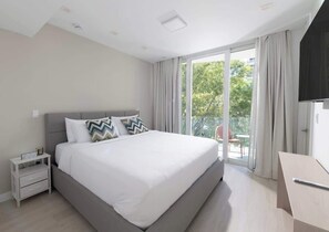 Room - Modern 1BR+Rooftop Pool #101 | South Beach (Miami Beach)