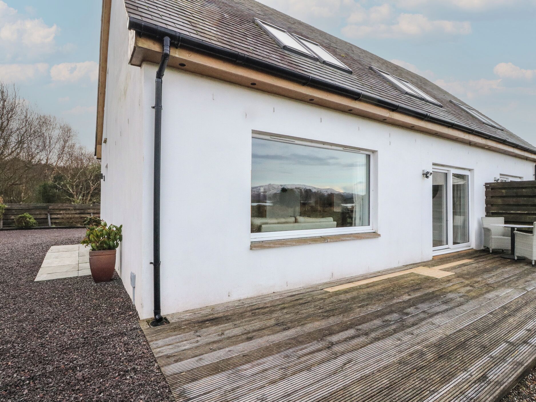 المنشأة من الخارج