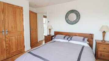 2 bedrooms, individually decorated, individually furnished, free WiFi