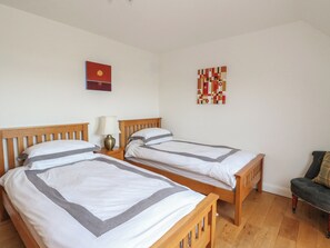 2 bedrooms, individually decorated, individually furnished, free WiFi - Lurach House (Appin)