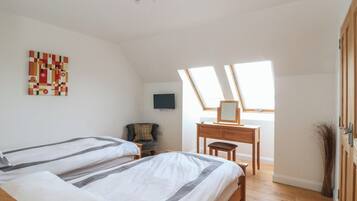 2 bedrooms, individually decorated, individually furnished, free WiFi