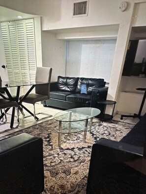 Interior - Cozy 1-bedroom , Vacation Paradise, Steps to the Beach (Surfside)