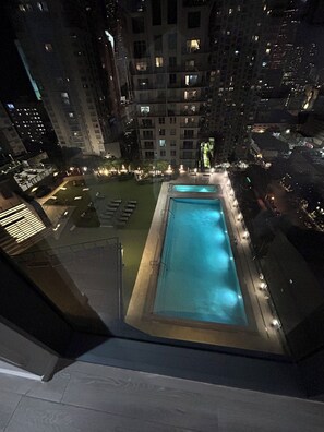 Outdoor pool - Miami-Brickell Skyline Lux High Rise 2BR-2B -walking distance to KASEYA-BAYSIDE (Miami)