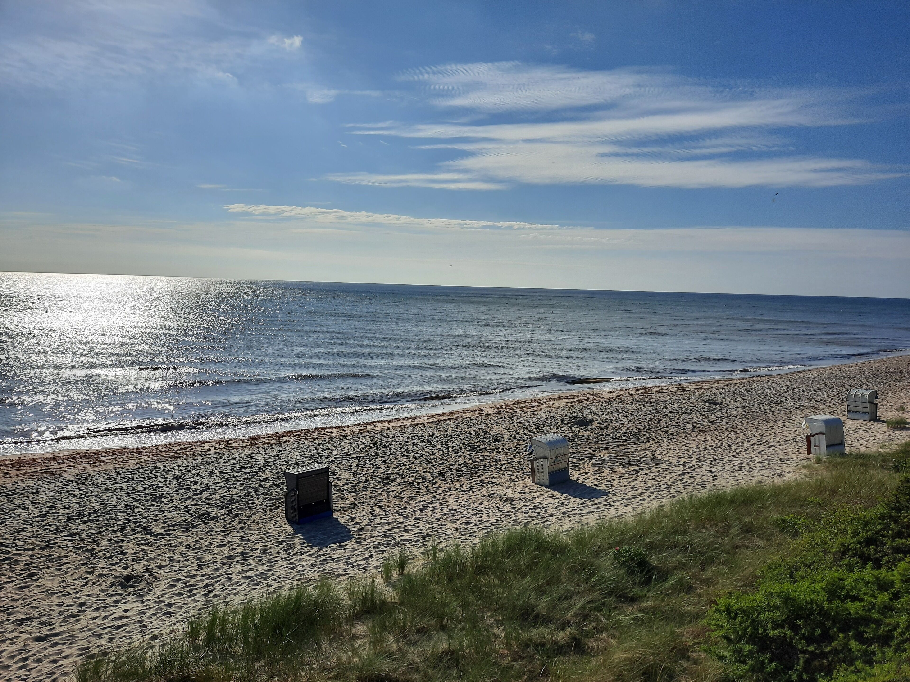 Plage, chaises longues