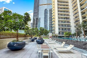 Outdoor dining - Fully Furnished 1BR Apartment | Business Bay (Dubai)