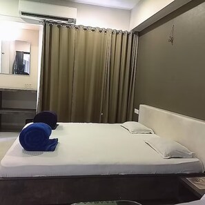 Habitación Deluxe | Escritorio, espacio para trabajar con laptop y wifi gratis 