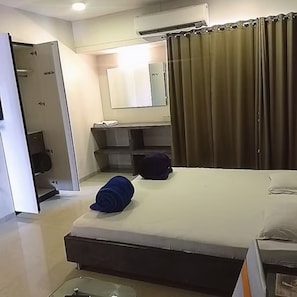 Habitación Deluxe | Escritorio, espacio para trabajar con un portátil, wifi gratis