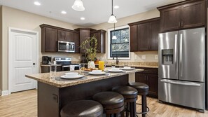 House (6 Bedrooms) | Interior - Dolly's Vacation by AvantStay | Sleeps 22 | Walk to Dollywood + Stampede | Sauna + Arcade (Pigeon Forge)