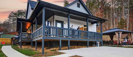 House (6 Bedrooms) | Front of property