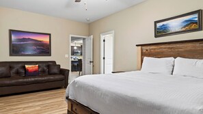 Interior - Dolly's Vacation by AvantStay | Sleeps 22 | Walk to Dollywood + Stampede | Sauna + Arcade (Pigeon Forge)