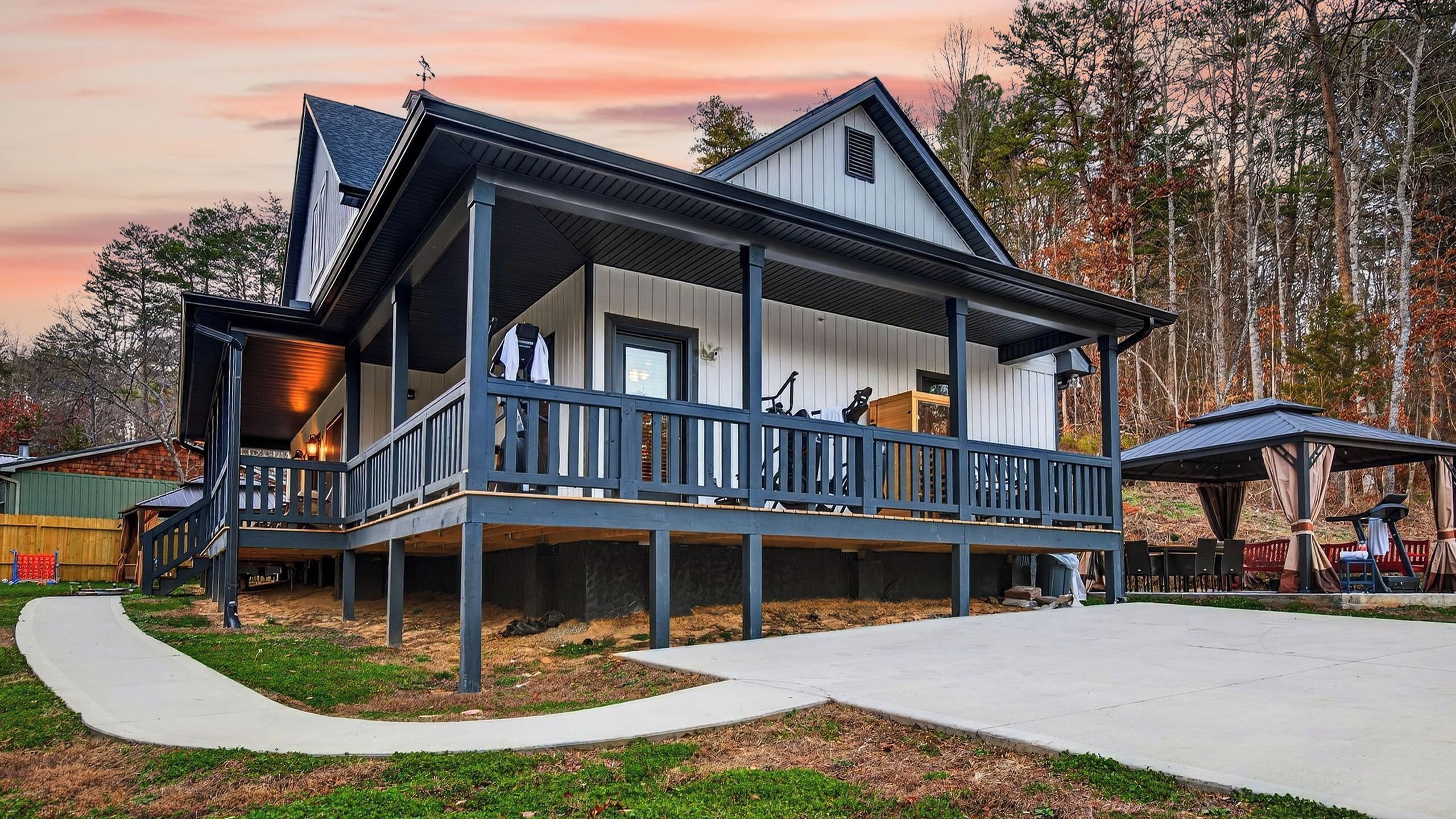 House (6 Bedrooms) | Front of property