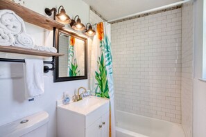 Hair dryer - Pineapple Shores Retro Inn 7 (Daytona Beach)