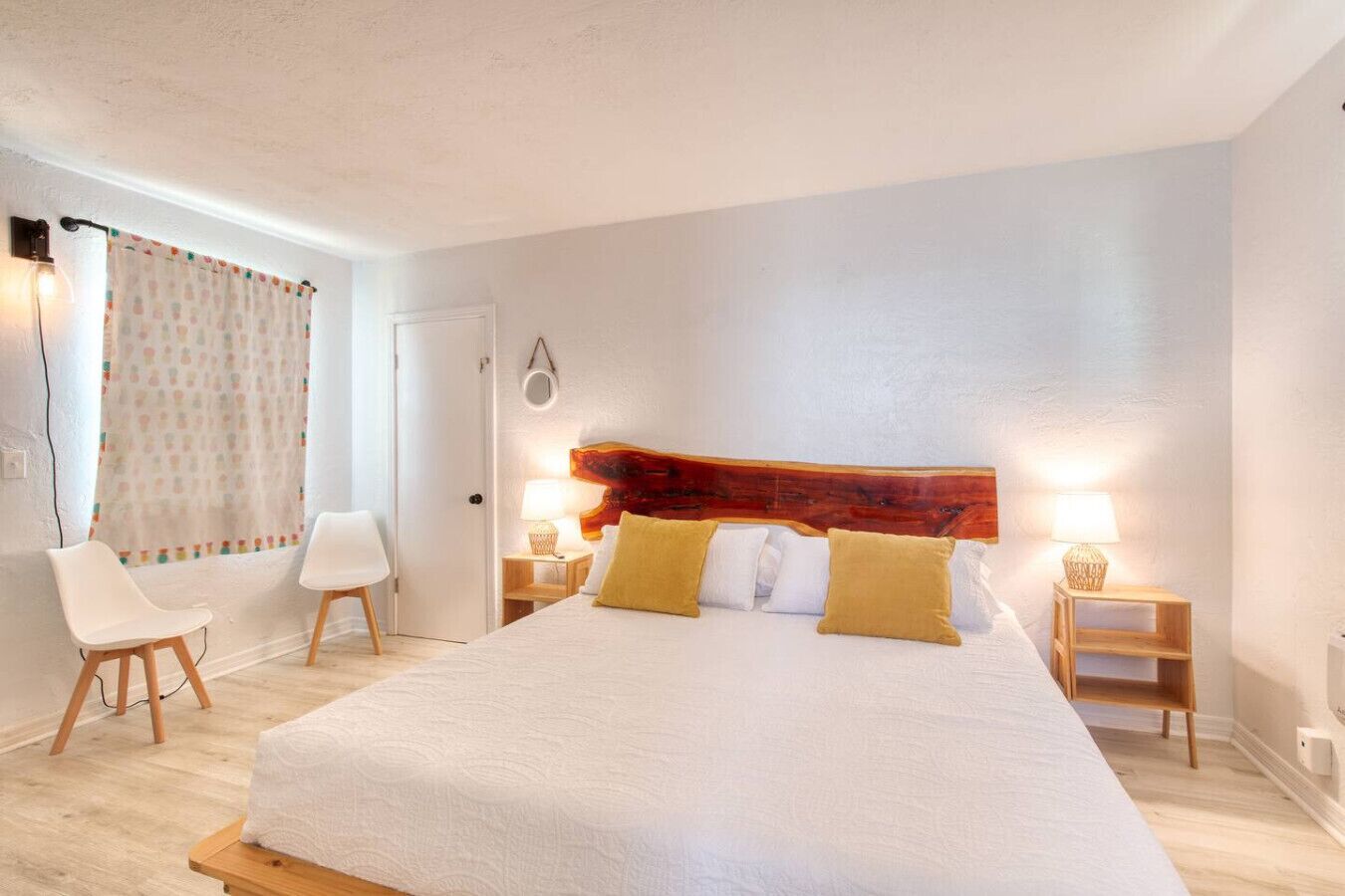 Bureau, fer et planche à repasser, Wi-Fi, draps fournis