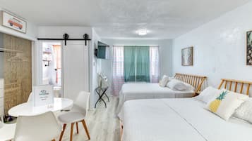 Desk, iron/ironing board, WiFi, bed sheets