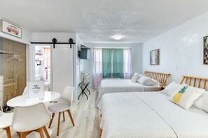 Skrivebord, strykejern/-brett, wi-fi og sengetøy