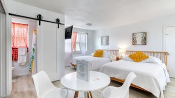 Skrivebord, strykejern/-brett, wi-fi og sengetøy