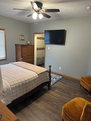 2 bedrooms, WiFi, bed sheets