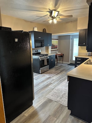 Private kitchen - 2-bedroom apartment in charming Austin. (Austin)