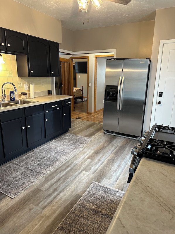 Private kitchen - 2-bedroom apartment in charming Austin. (Austin)