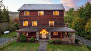 House (1 Bedroom) | Interior - Mins to Hunter Mountain Sleeps 36 Pool, Spa, Games & Bar Cozy Peaks Lodge by Avantstay (Tannersville)