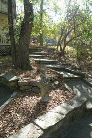 Property grounds - The Bamboo Suite (Eureka Springs)