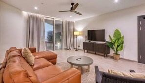 TV - Elegant 2BR Retreat with Balcony & Fast Wi-Fi (Rabat)