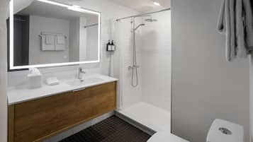 Rainfall showerhead, hair dryer, towels, soap