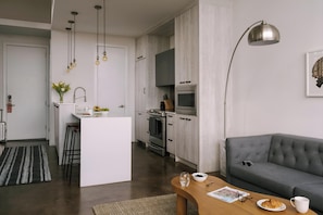 Full-sized fridge, microwave, oven, stovetop - The Heid Lofts By Reside, A Wyndham Residence (Philadelphia)