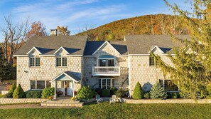 Interior - Scenic Catskills Retreat Pool, Hot Tub, Game Room, Lake & Views Mountainview Estate by Avantstay (Hensonville)