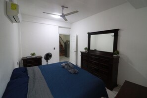 Silitysrauta/-lauta, ilmainen Wi-Fi, vuodevaatteet