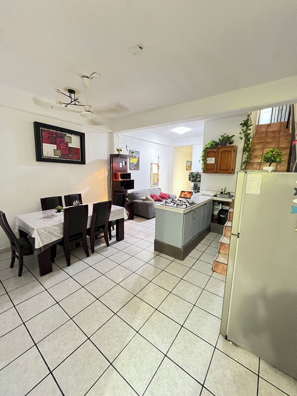 Dining - Casa Tortuga - Excellent Location - Close to the beach - Air-conditioned (Lázaro Cárdenas)