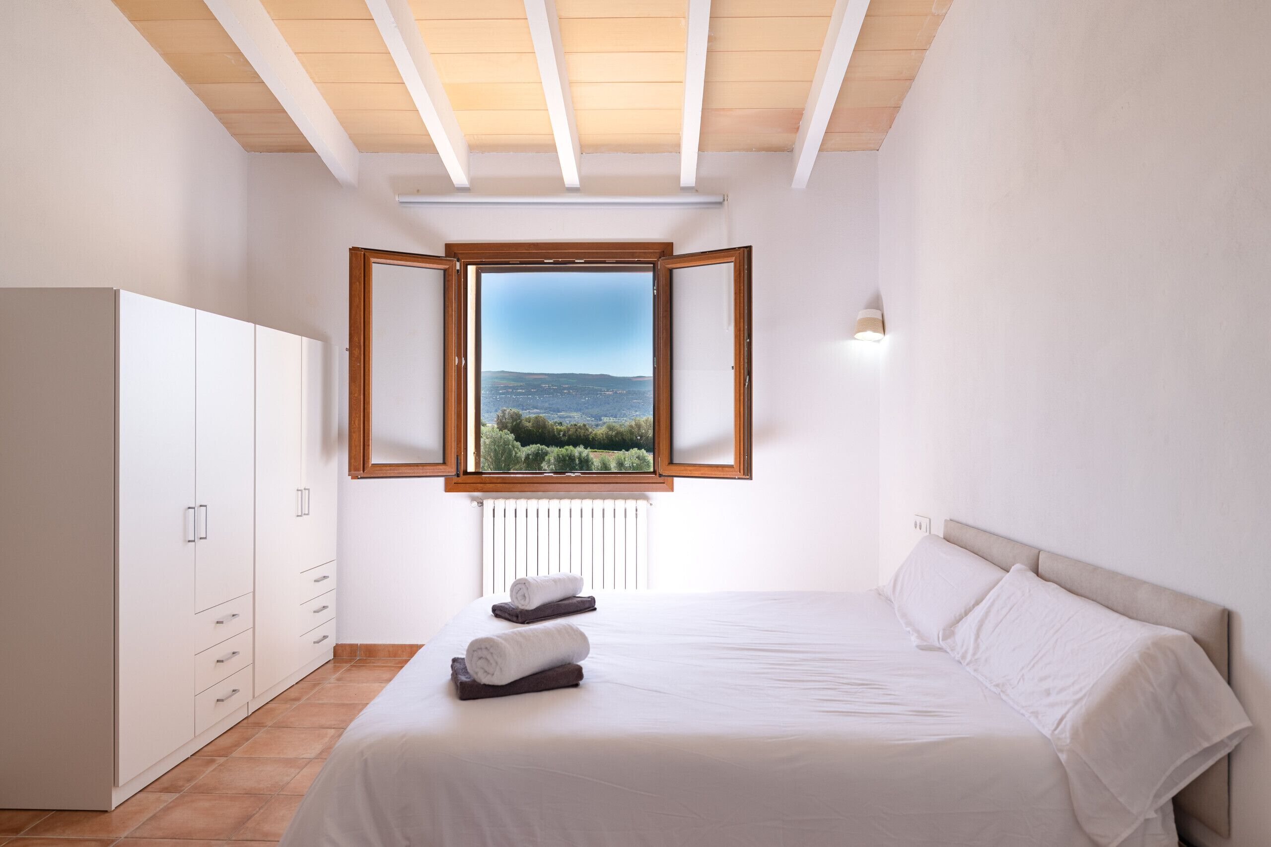 4 chambres, fer et planche à repasser, Wi-Fi gratuit, draps fournis