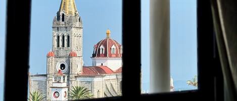 Gác phong cách cổ điển, quang cảnh thành phố | Nội thất