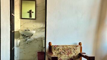 Loft, City View | Bathroom | Shower, towels, toilet paper