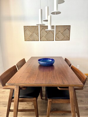 Dining - Cozy Family 2-Bedroom Getaway in Canmore,  perfect for families! (Canmore)