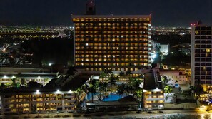 Front of property – evening/night - El Cid Castilla Beach Hotel - All Inclusive (Mazatlán)