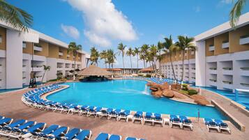 Outdoor pool, open 10:00 AM to 8:00 PM, pool umbrellas