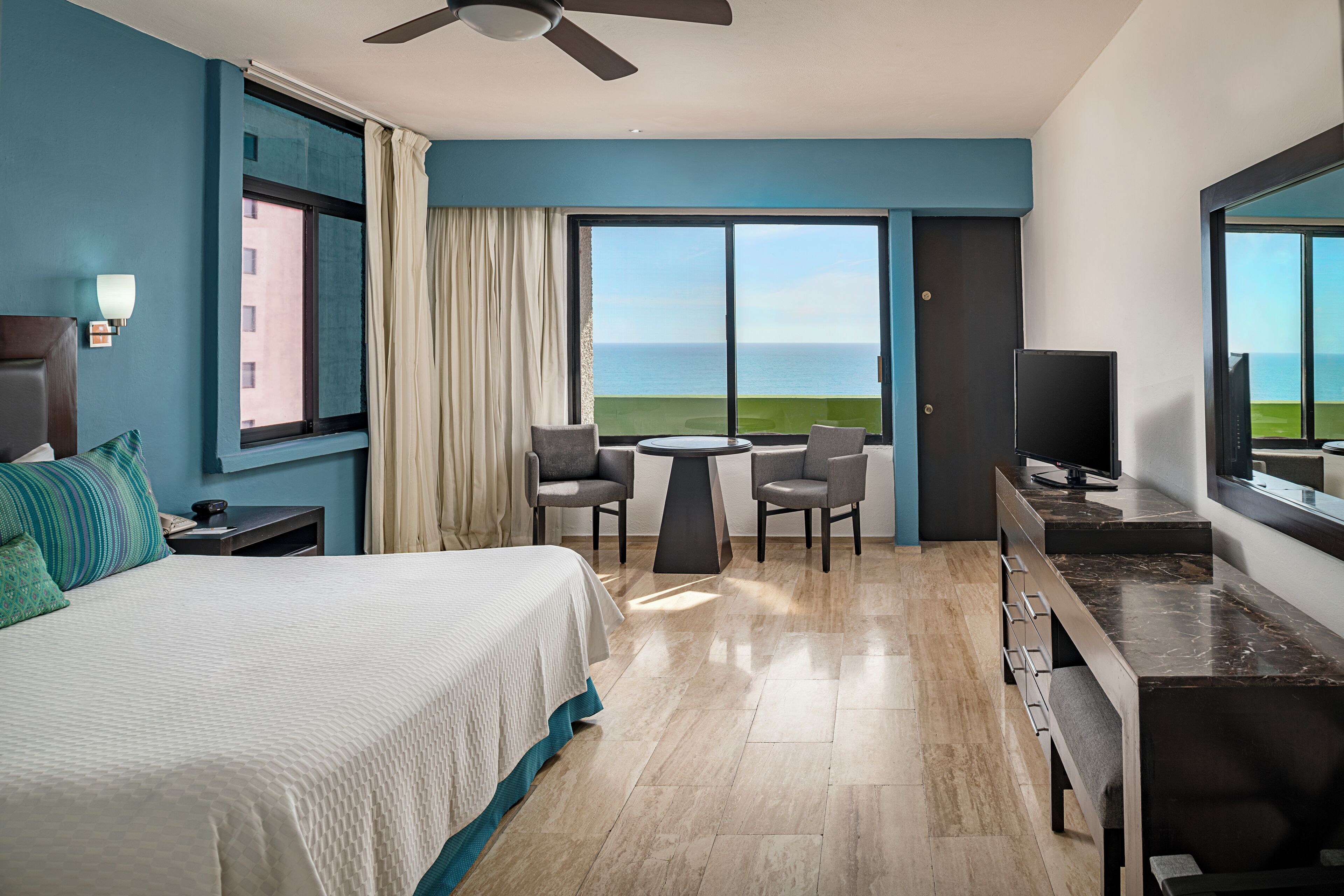 Premium bedding, down comforters, in-room safe, iron/ironing board