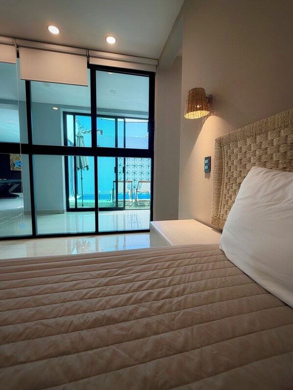 3 habitaciones, tabla de planchar con plancha, wifi y ropa de cama 