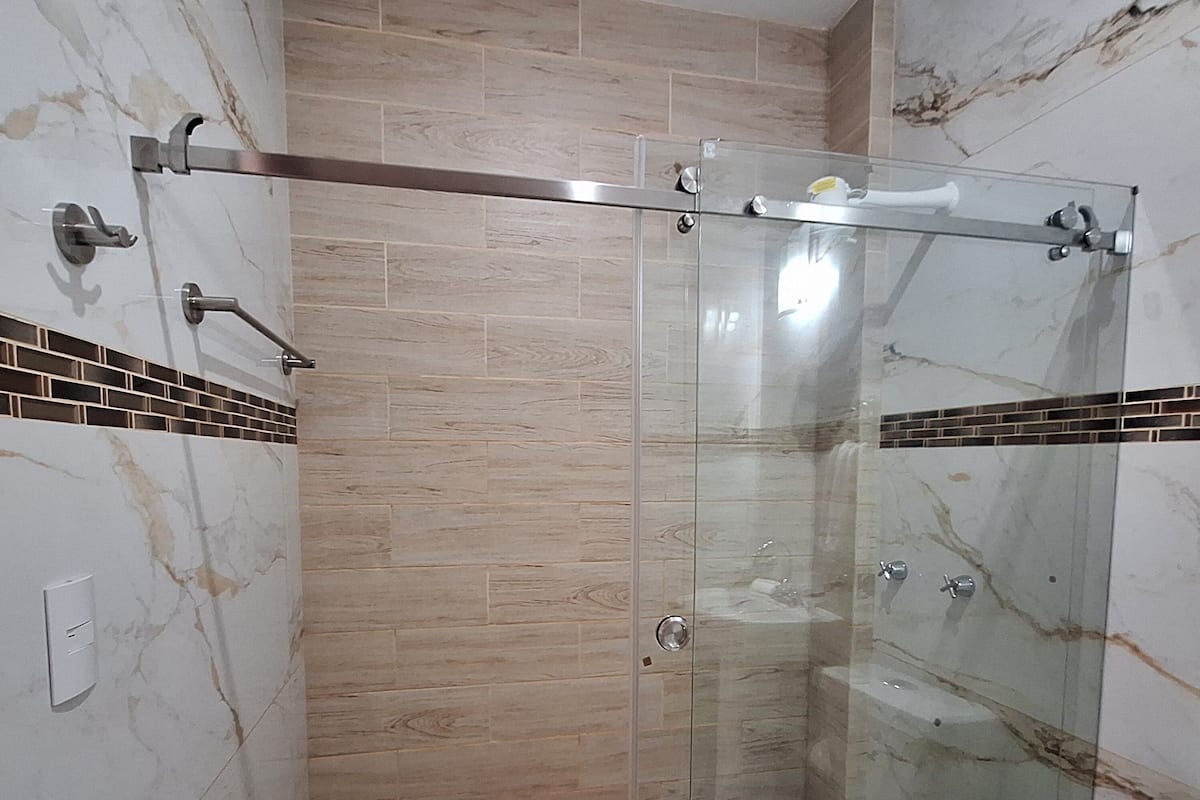 스탠다드 아파트, 침실 1개, 발코니 | 욕실