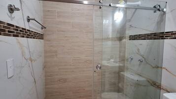 Standard Apartment, 1 Bedroom, Balcony | Bathroom