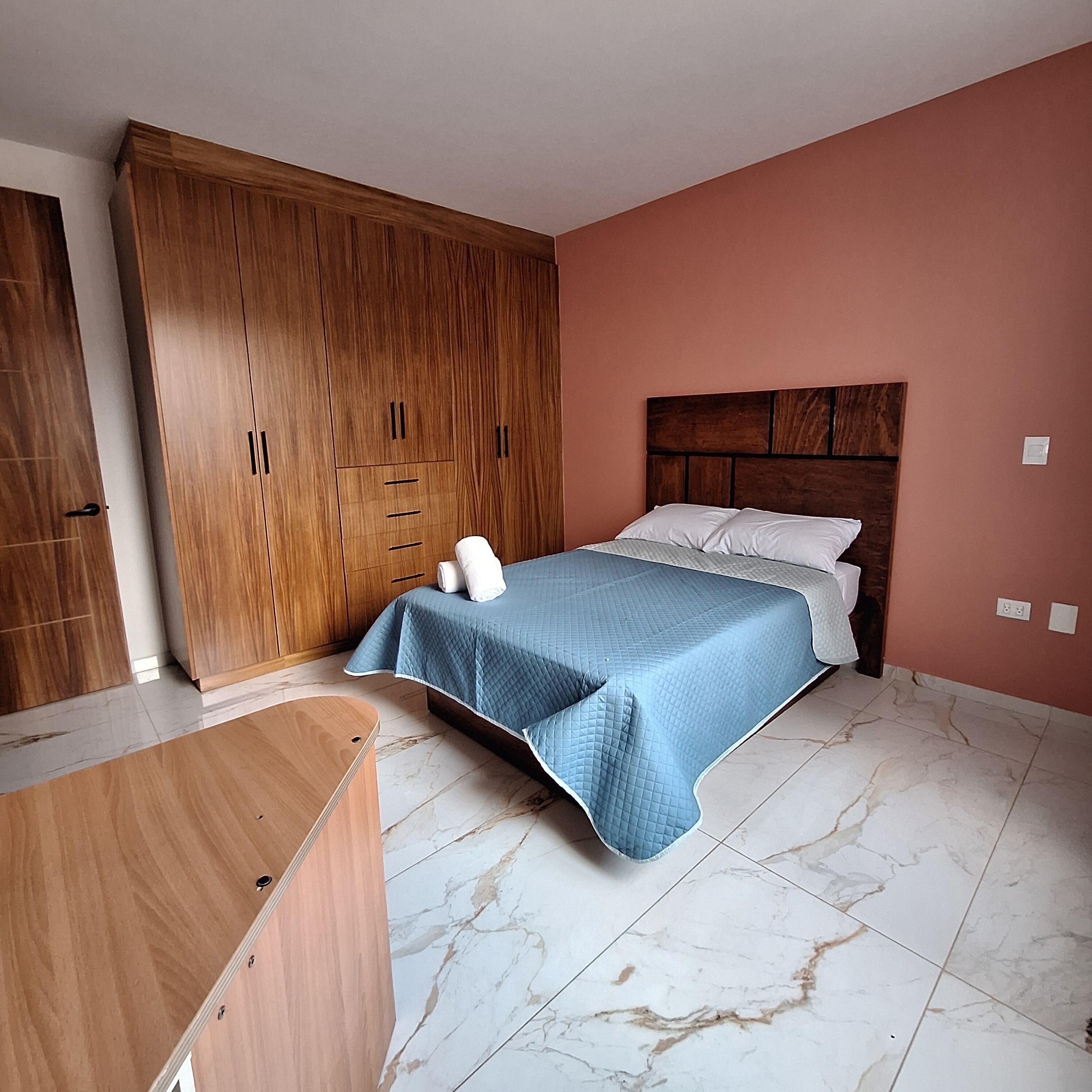 Perhehuoneisto, 3 makuuhuonetta | Silitysrauta/-lauta, ilmainen Wi-Fi