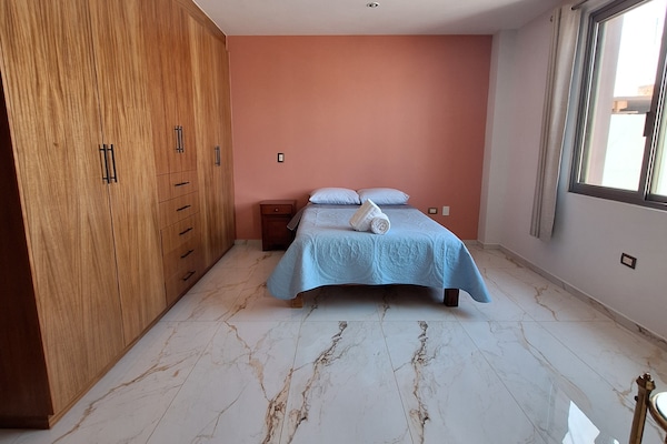 Family Apartment, 3 Bedrooms | Seterika/papan seterika, Wi-fi percuma