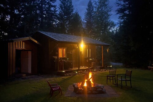 Nature Lover's Dream. Tiny Cabin with Grand Serenity.