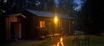 Nature Lover's Dream. Tiny Cabin with Grand Serenity.