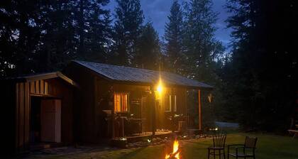 Nature Lover's Dream. Tiny Cabin with Grand Serenity.