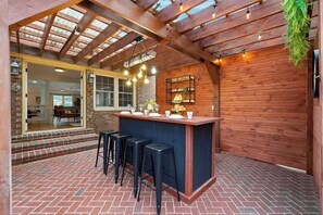 Interior - Refined Pool Oasis| All-King Beds | TVs Throughout (Tucker)